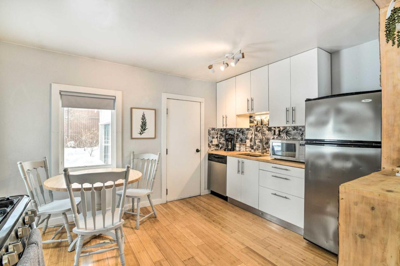 Home, Minutes From Downtown! Holiday home *