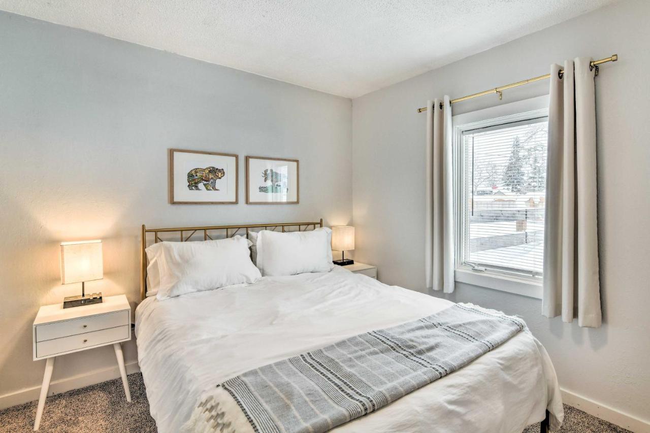 Holiday home Home, Minutes From Downtown! *
