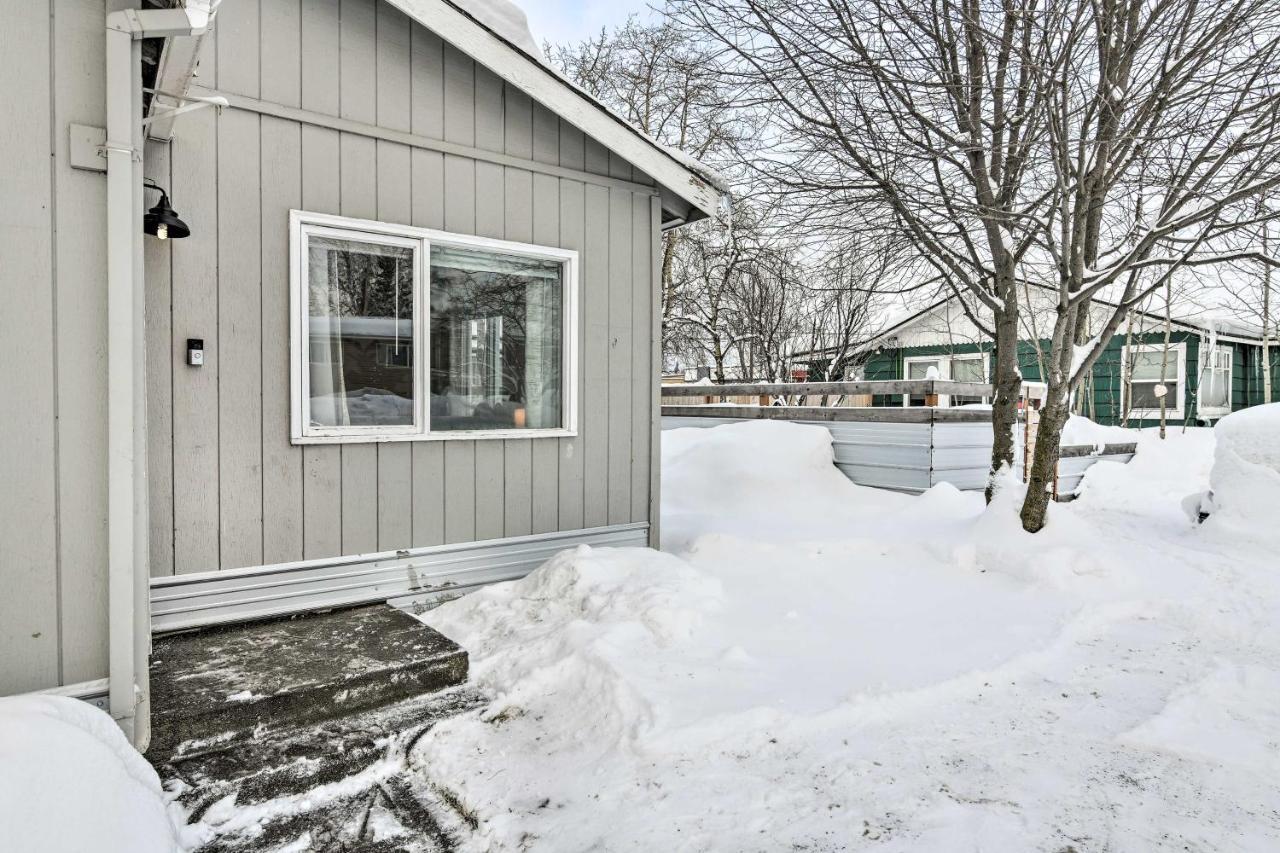 Home, Minutes From Downtown! * Anchorage